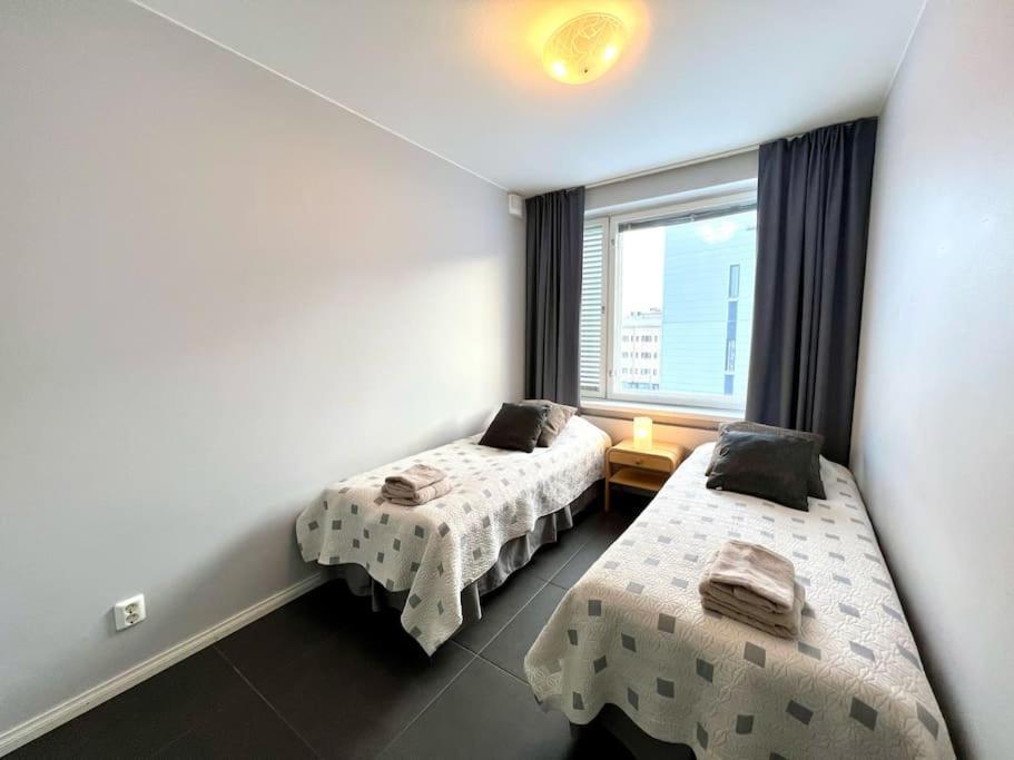 روفانييمي Majestic Penthouse With Sauna & High-Speed Wi-Fi And Parking المظهر الخارجي الصورة